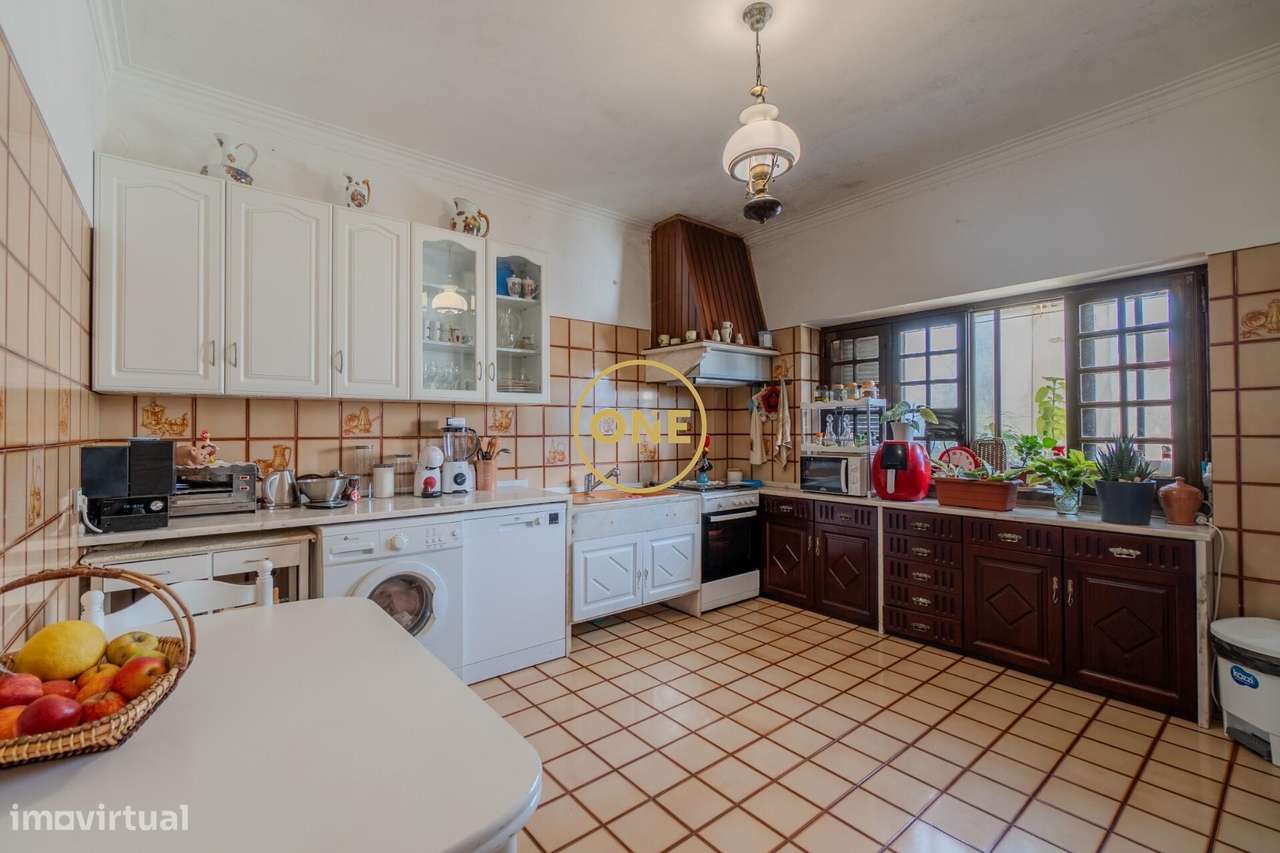 Prédio em propriedade total com 5 divisões independentes - Povoa da Ga-25