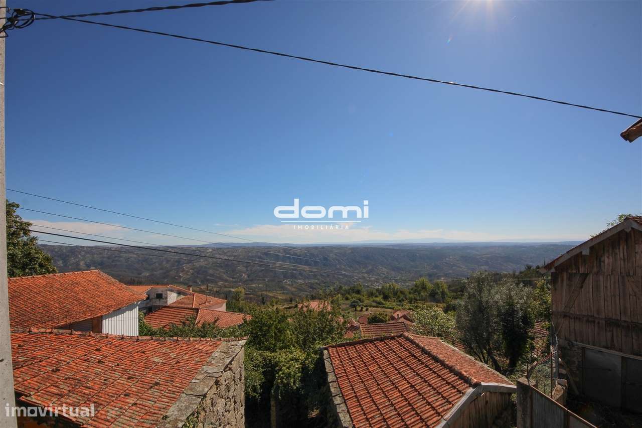 &#127969; Moradia em Pedra para Recuperar – Macieira, Sul-5