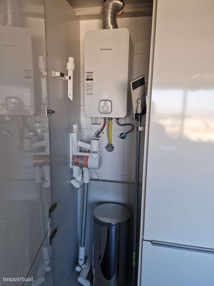 T3 Luxo (T3+T3 ligados/2 Fracções) com 3 Boxes Vistas - Almada Centro-46