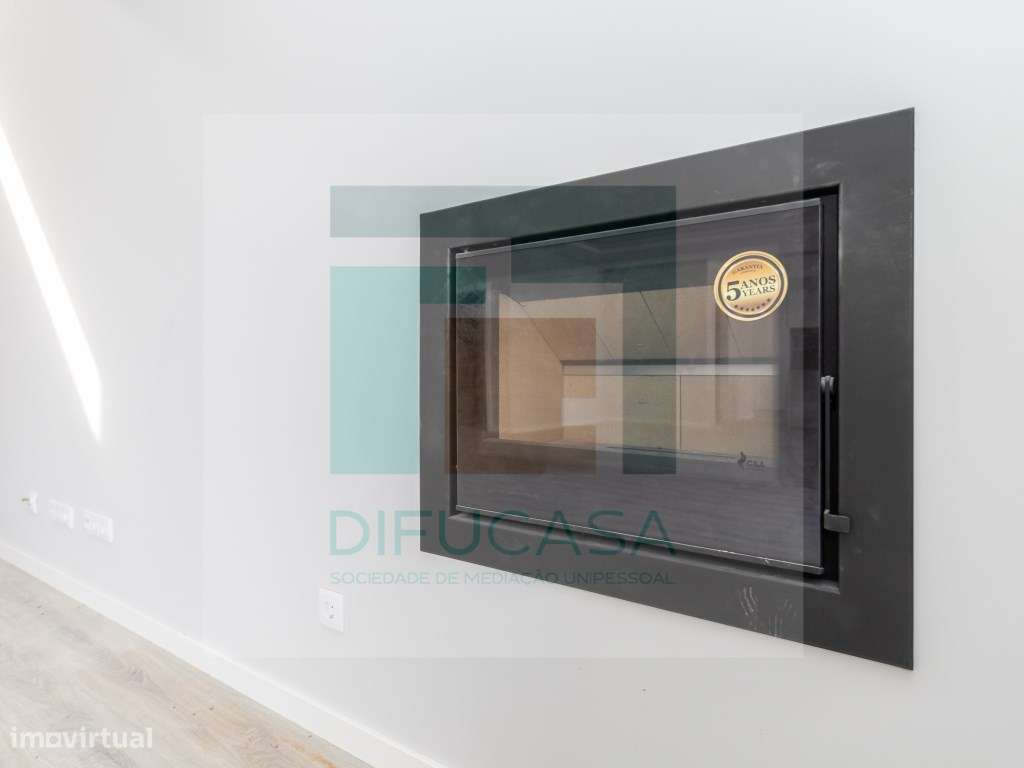 Moradia Isolada T4 Duplex com Piscina e Garagem-8