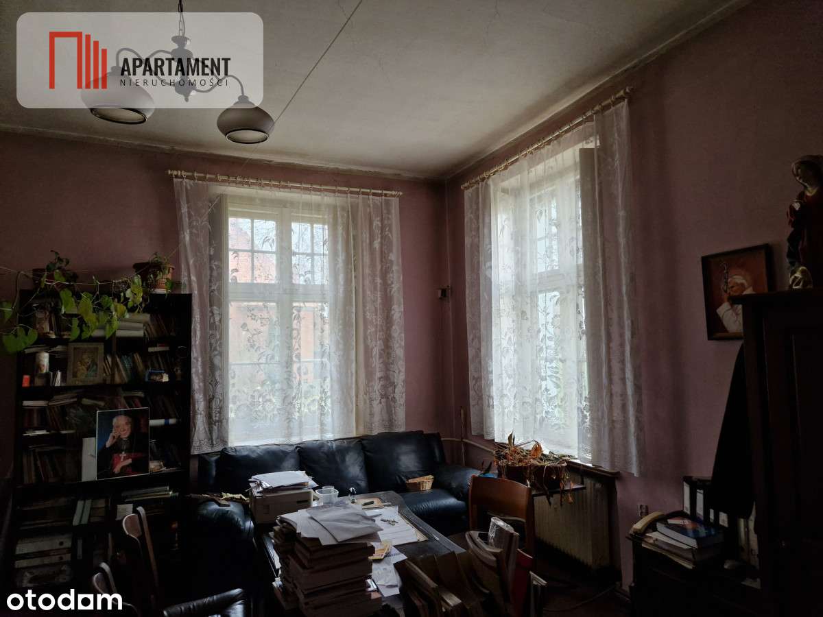 Dom w stylu dworkowym z dużą działką-6