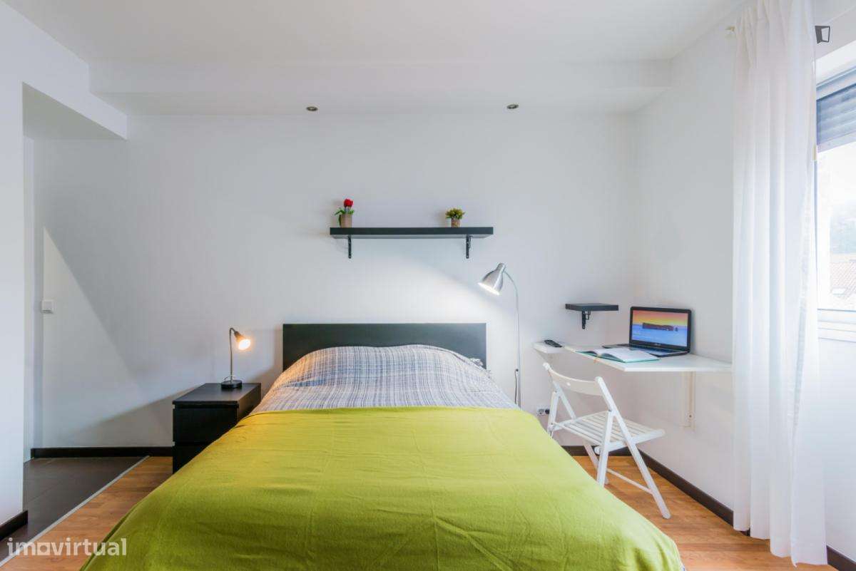 Estúdio - localizado em Baixa Coimbra - Grande imagem: 5/7