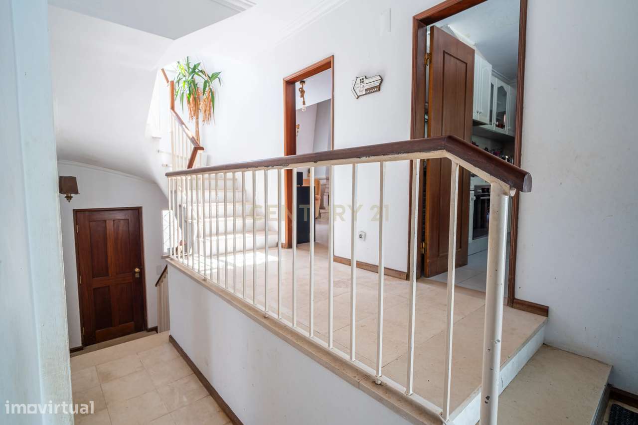 Espetacular Moradia em Cascais com Jardim e Piscina-9