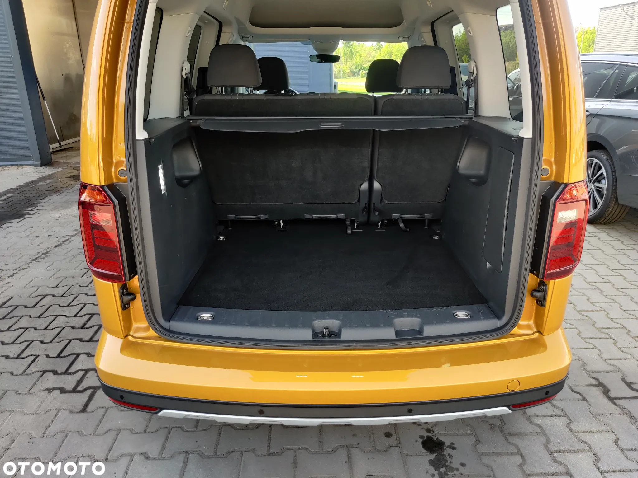 Volkswagen Caddy 1.4 TSI Alltrack DSG - 13