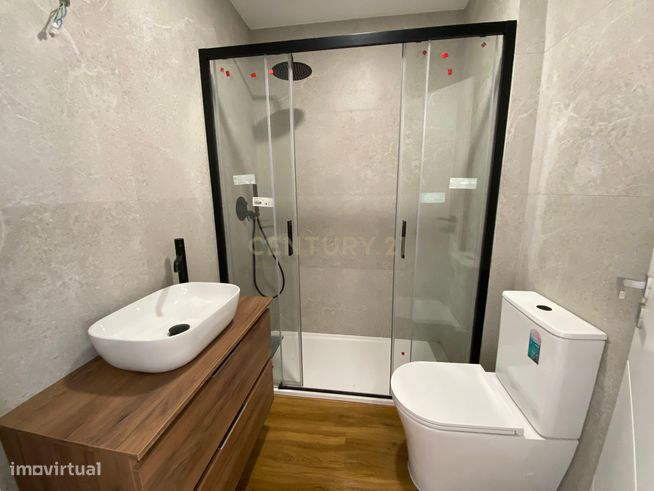 T2 com 90m² | Totalmente Remodelado com Acabamentos de Luxo – Sacavém-13