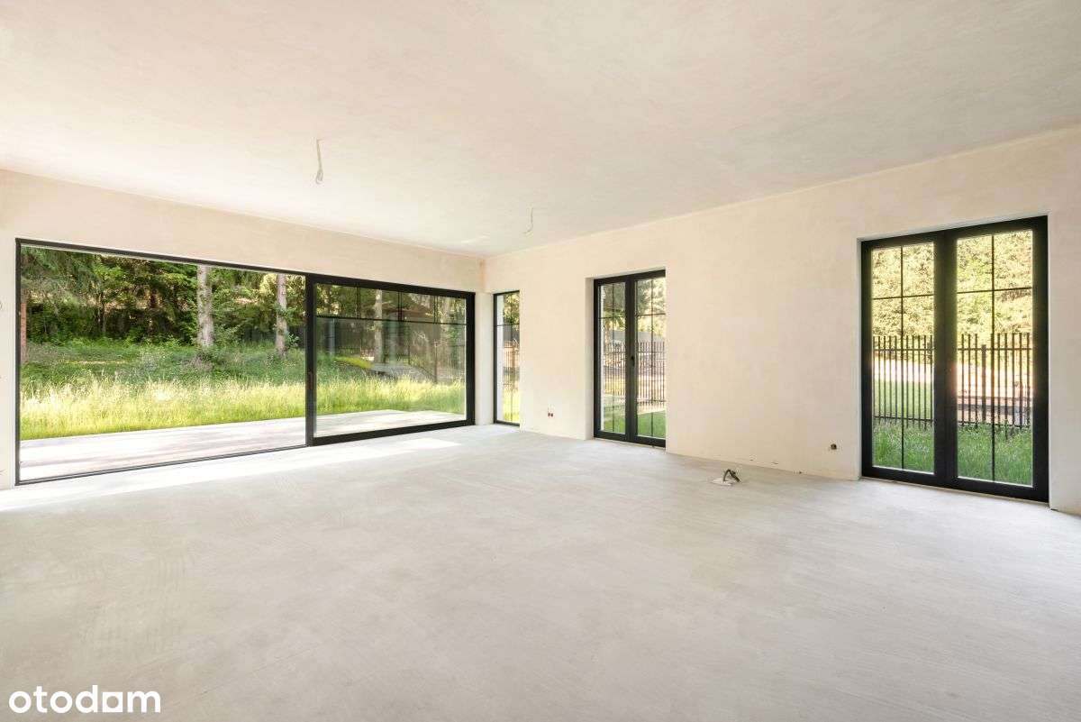 Elegancka willa w sercu sosnowego lasu-11