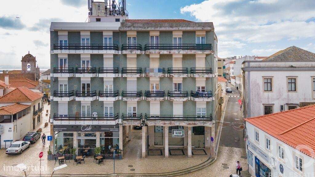 Prédio T24 em Peniche de 809,00 m2 - Grande imagem: 2/13