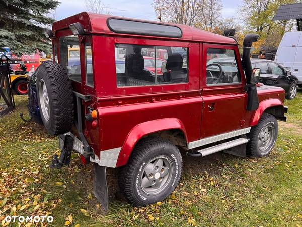 Land Rover Defender - 4