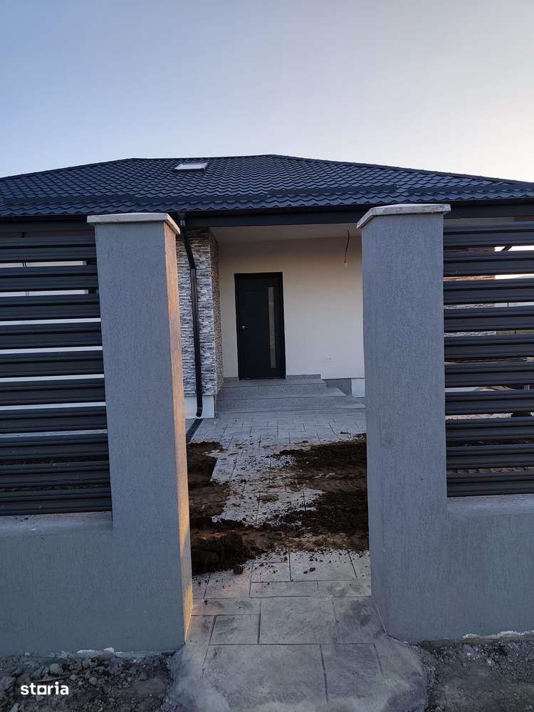 FARA COMISIOANE Gulia casa 4 camere 2 bai PARTER placa incalzire 560m-1