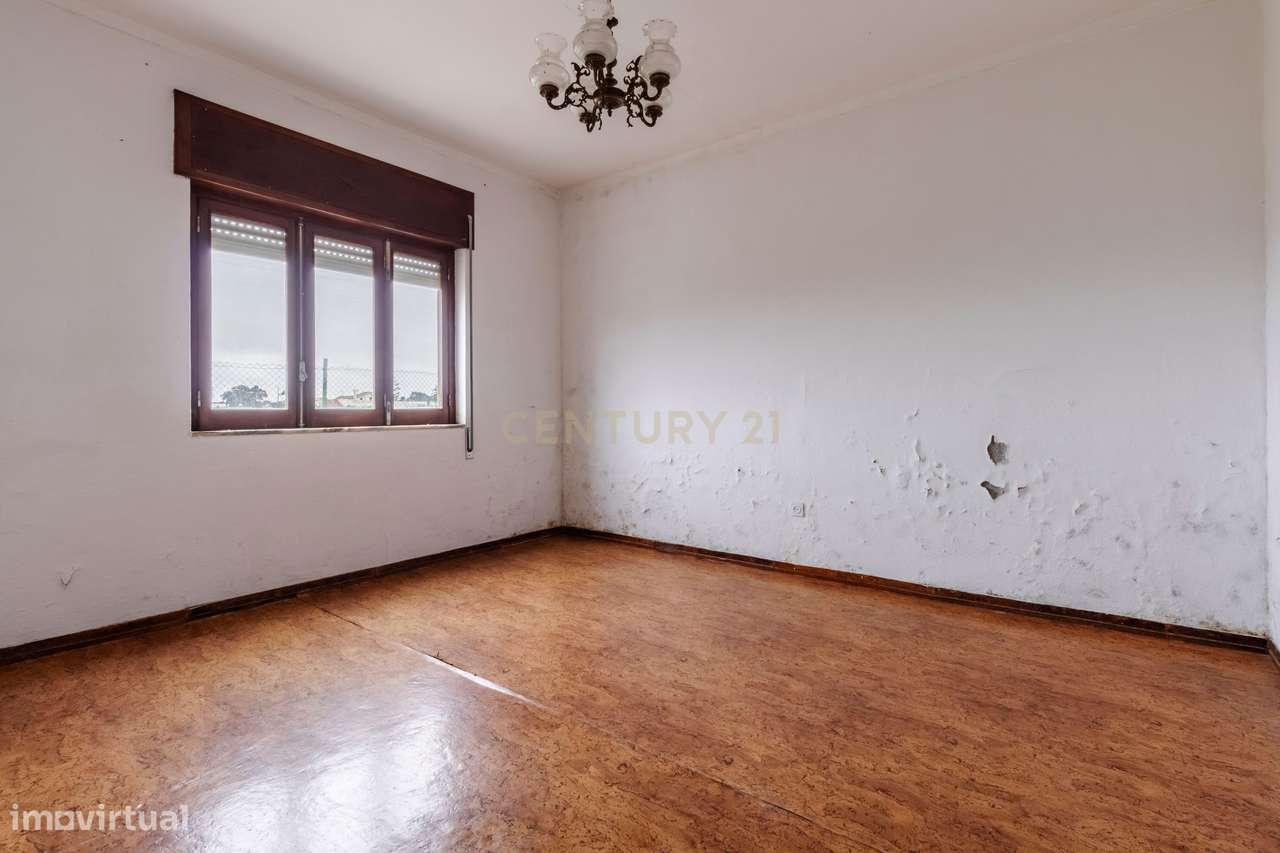 Moradia T2 para renovação | Lote 1.000 m² | São Francisco, Alcochete |-25