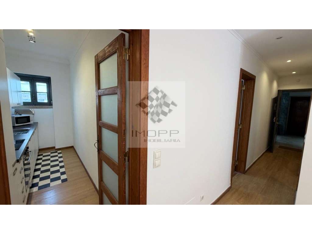 Espetacular T1 remodelado com logradouro em Benfica-15