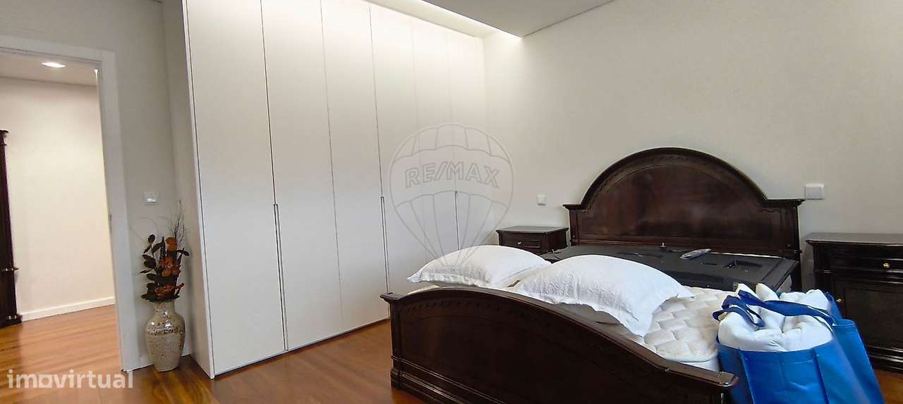 Moradia T4 para venda-25