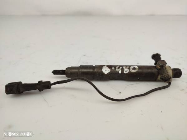 Injector Volkswagen Passat (3A2, 35I) - 4