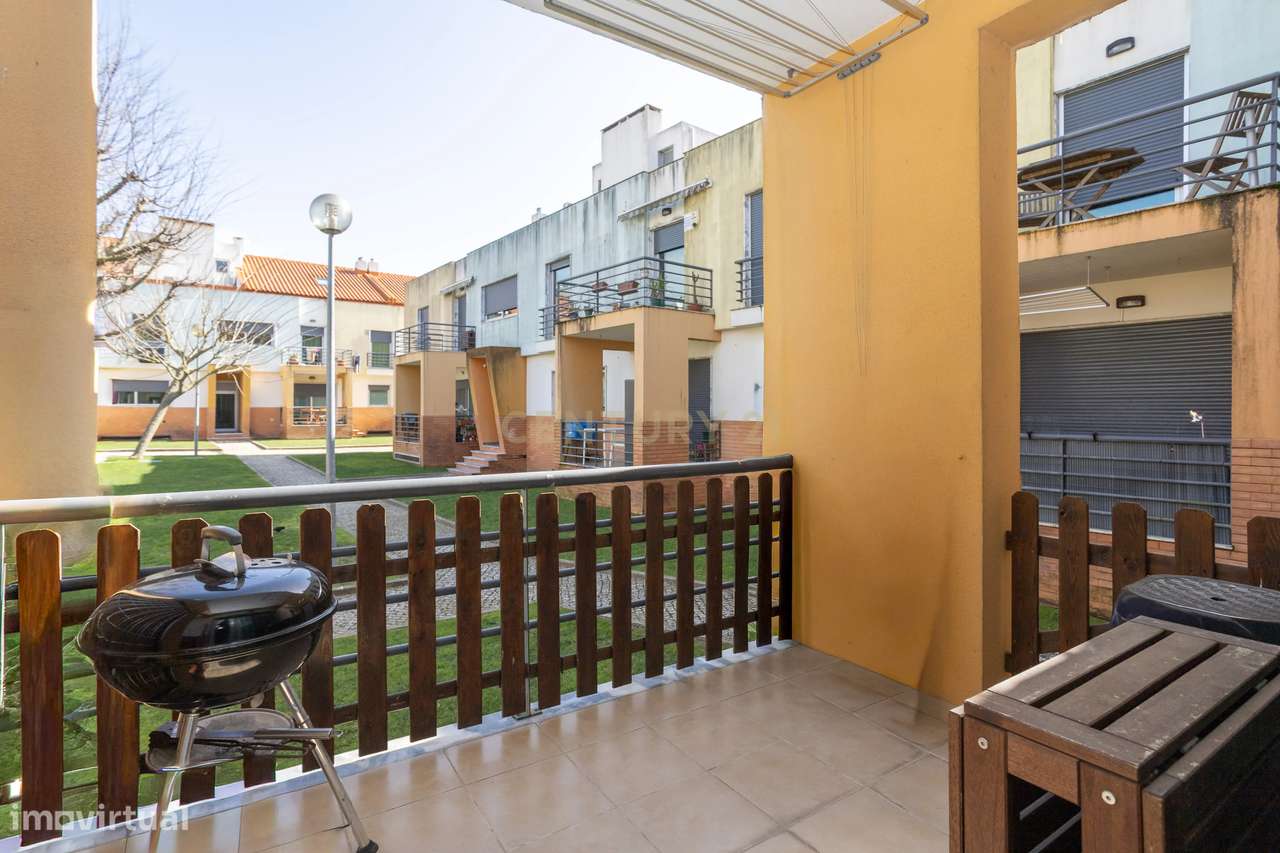 T2 c/parqueamento e arrecadação em Condomínio Privado - Alhos Vedros-15