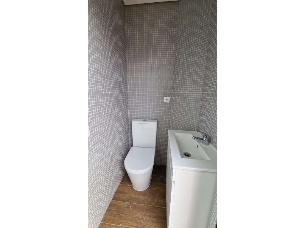 Andar moradia renovado a 500 metros praia de Espinho - Grande imagem: 4/19