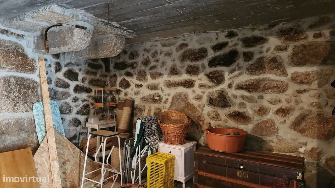 Moradia em Pedra com Terraço e Logradouro — Escalos de Baixo-28