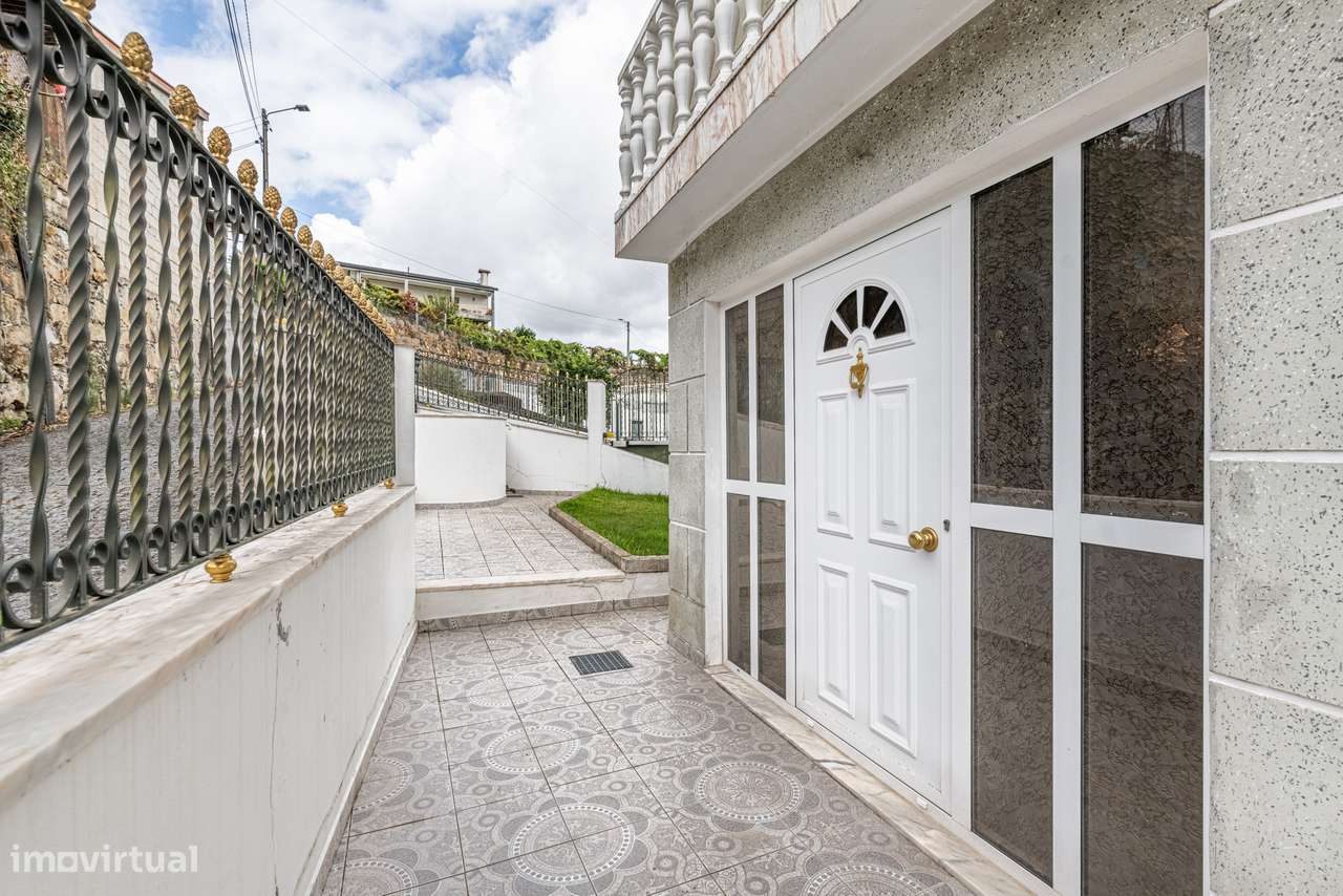 Moradia Isolada T3 Póvoa De Lanhoso Travassos-37