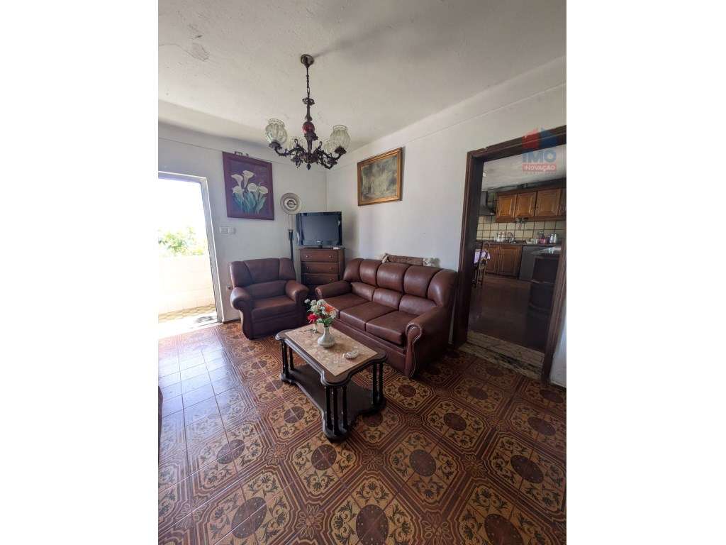 QUINTA COM MORADIA T3 PISCINA TERRENO E ANEXOS-21