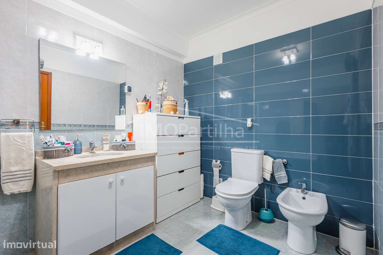 Apartamento T2 | 159 m² | Suíte | Garagem | Varanda-16