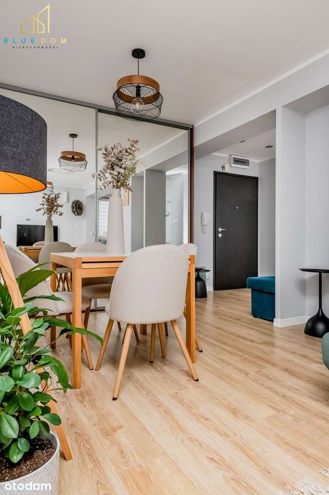 Duży taras. Dodatkowo miejsce postojowe.-7