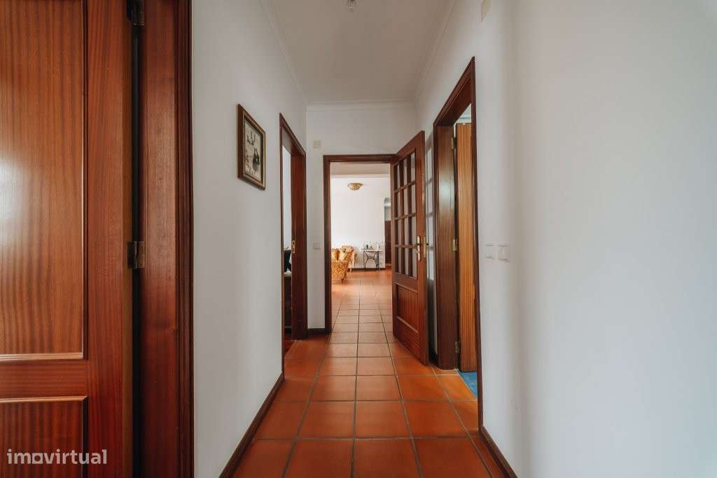 Apartamento T3 com garagem box-17