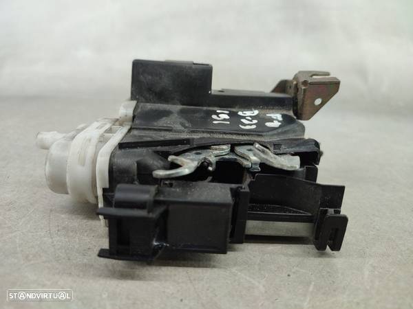 Ficheira Frt Drt Frente Direito Fecho Porta Audi A4 Avant (8D5, B5) - 3