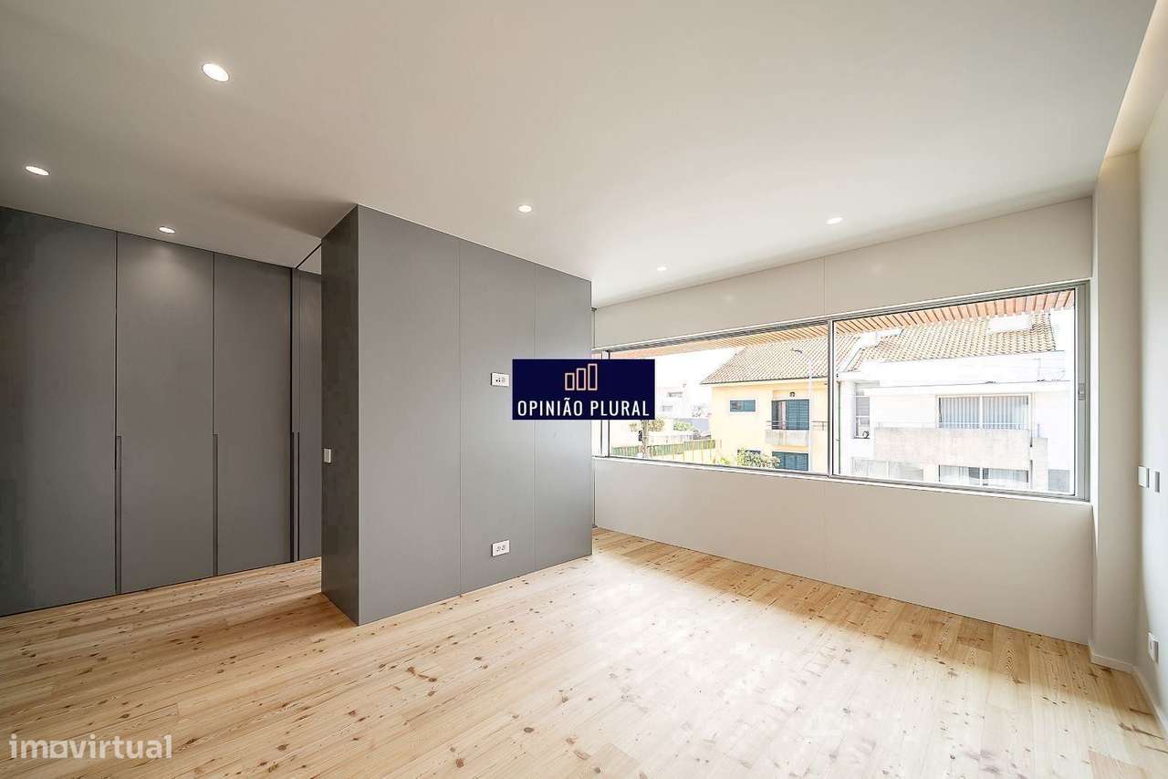 Moradia T4 Espaçosa com Escritório e Piscina Pronta a Habitar-19