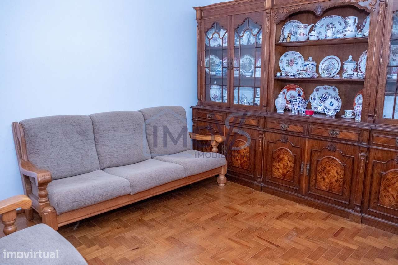 Propriedade com 2 Habitações, Anexo e Poço – Oportunidade Única em Fer-22