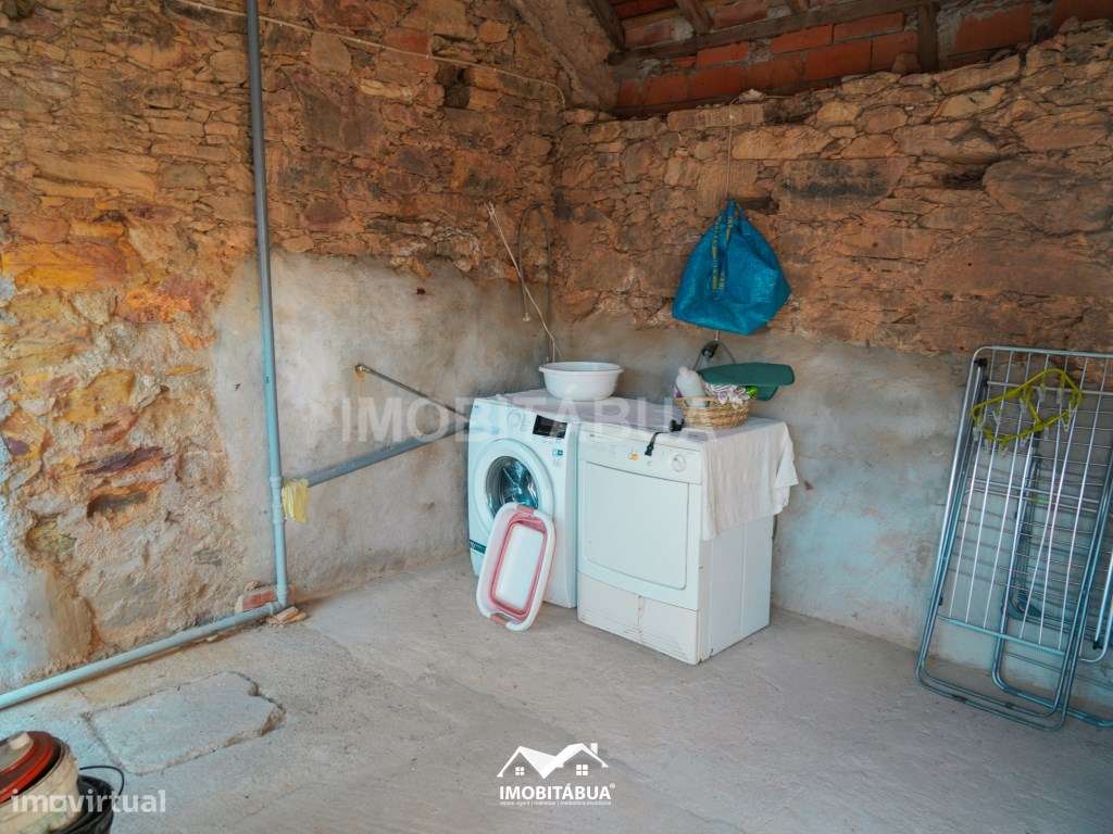 Casa Tradicional Portuguesa com Quintal, Vista e Muitos Detalhes Au...-23