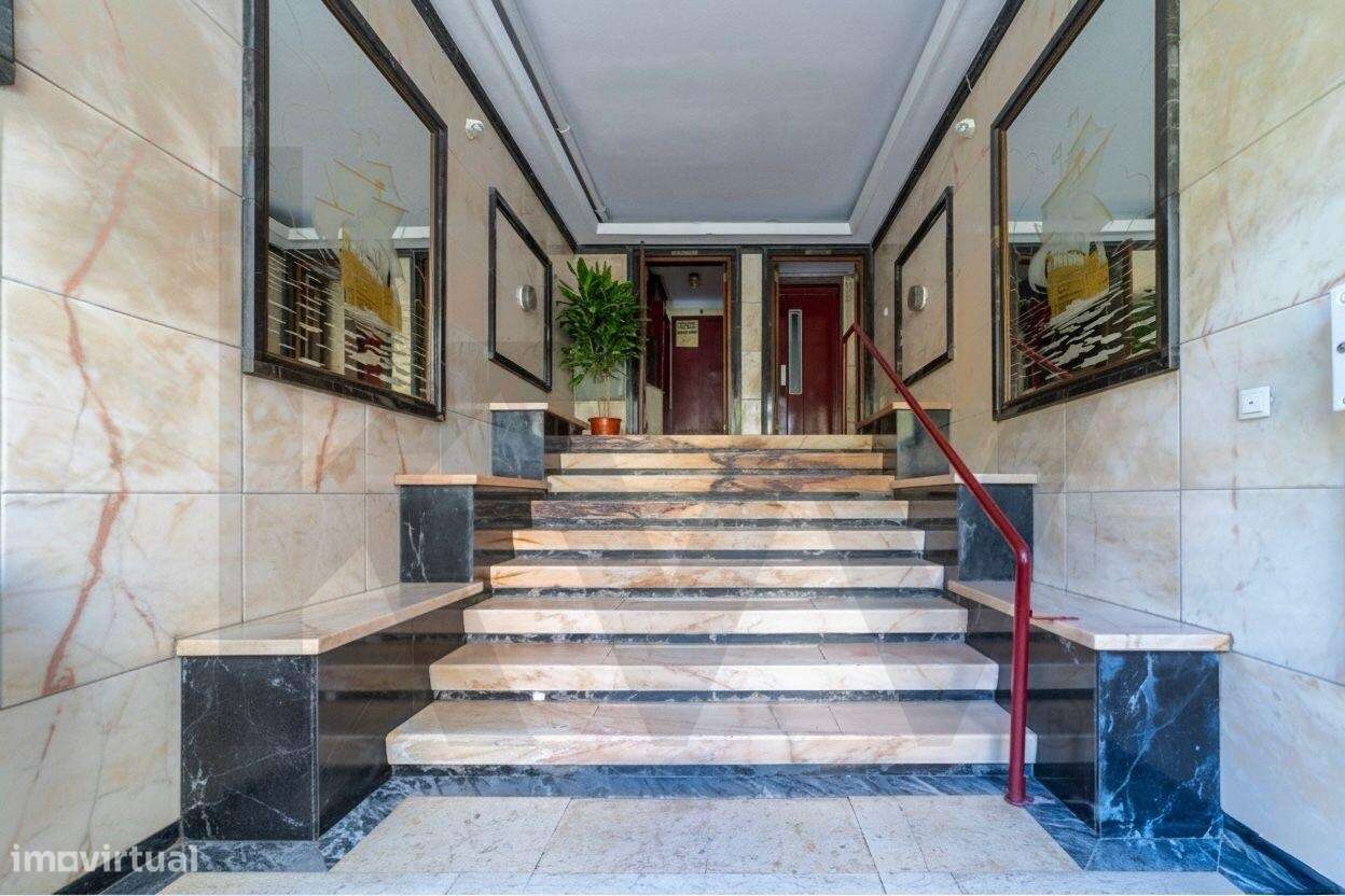 Apartamento T1 na Av. Infante Santo-Lapa-12