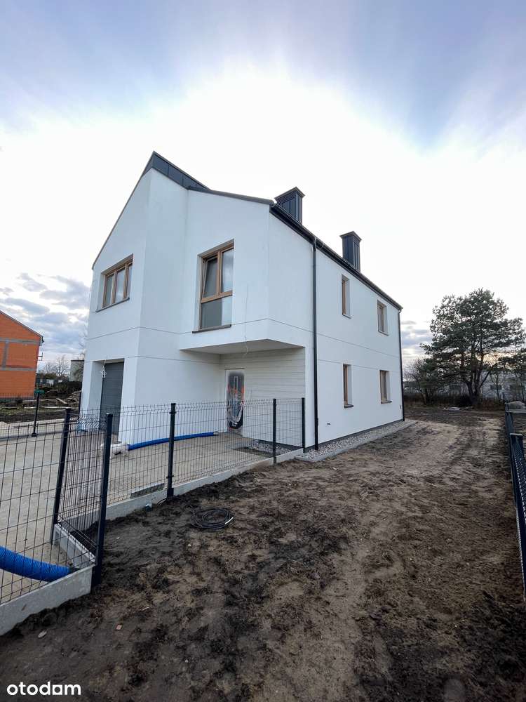 Ponownie dostępny komfortowy dom w Łazach gotowy do przekazania kluczy-7