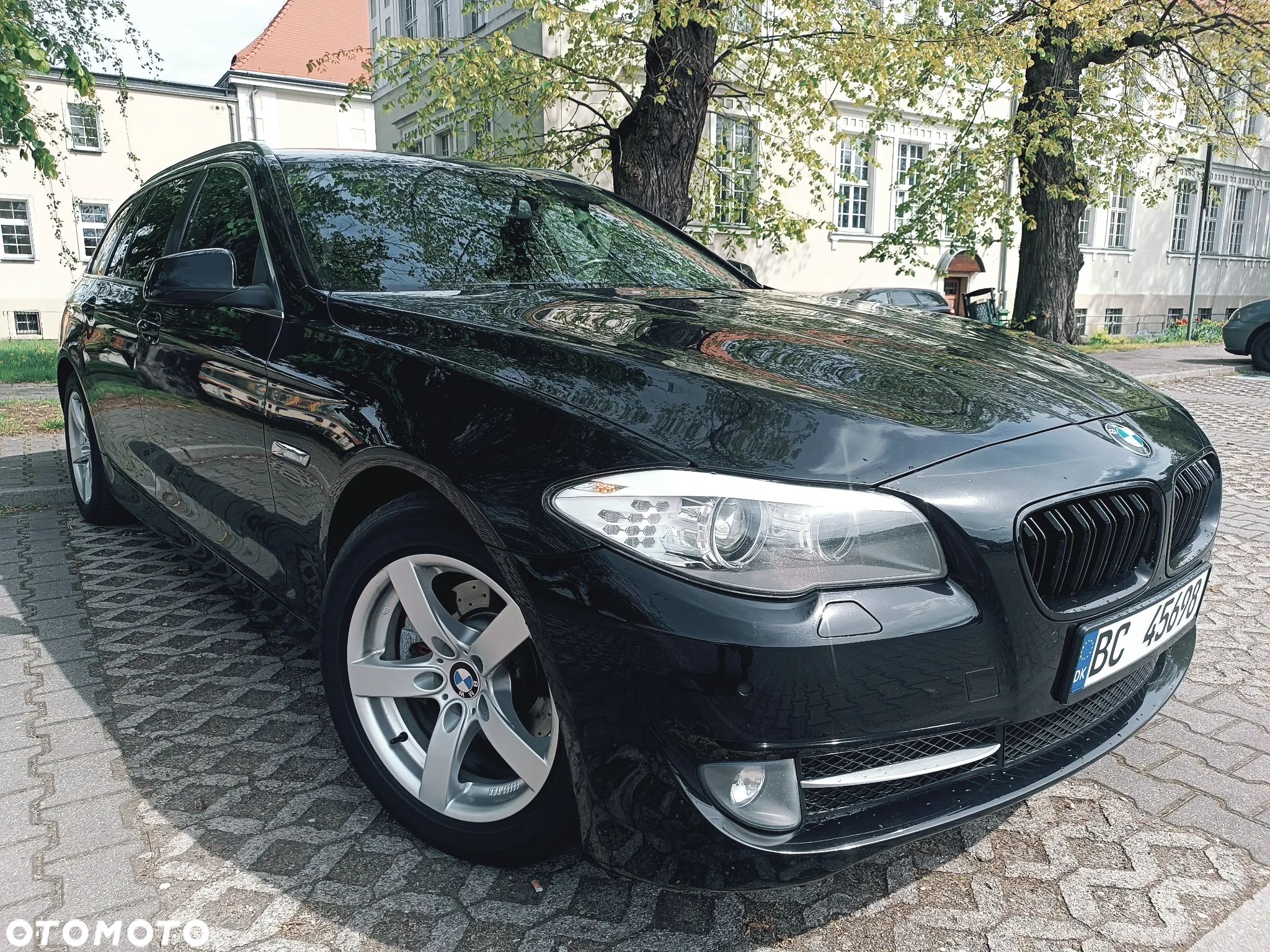 BMW Seria 5 520d Touring Luxury Line - 1