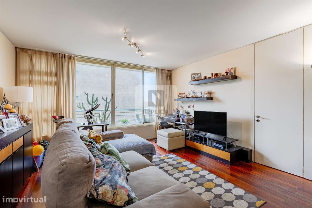 Apartamento T2 no Alto da Boa Nova, Leça da Palmeira-0