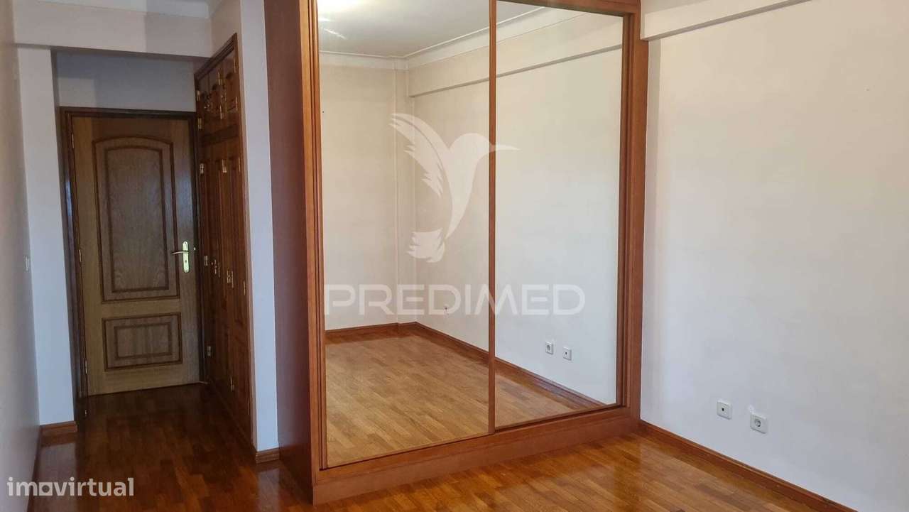 T2 zona centro com comboio - Grande imagem: 3/6