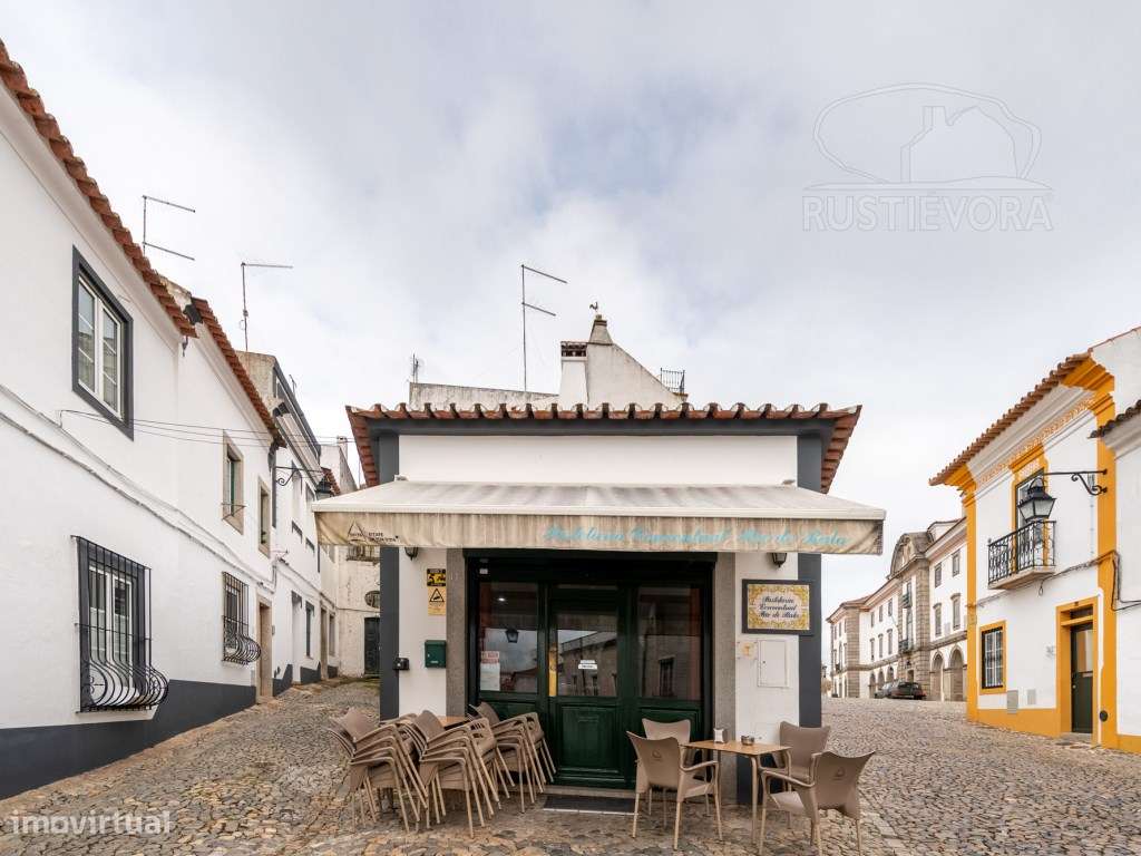 Moradia Unifamiliar de Rés-do-chão e 1º andar T2 + 2 com quintal - Grande imagem: 3/29