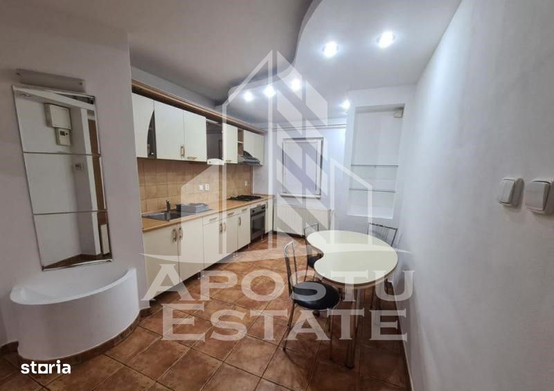 Apartament cu 3 camere, decomandat,  zona  Girocului