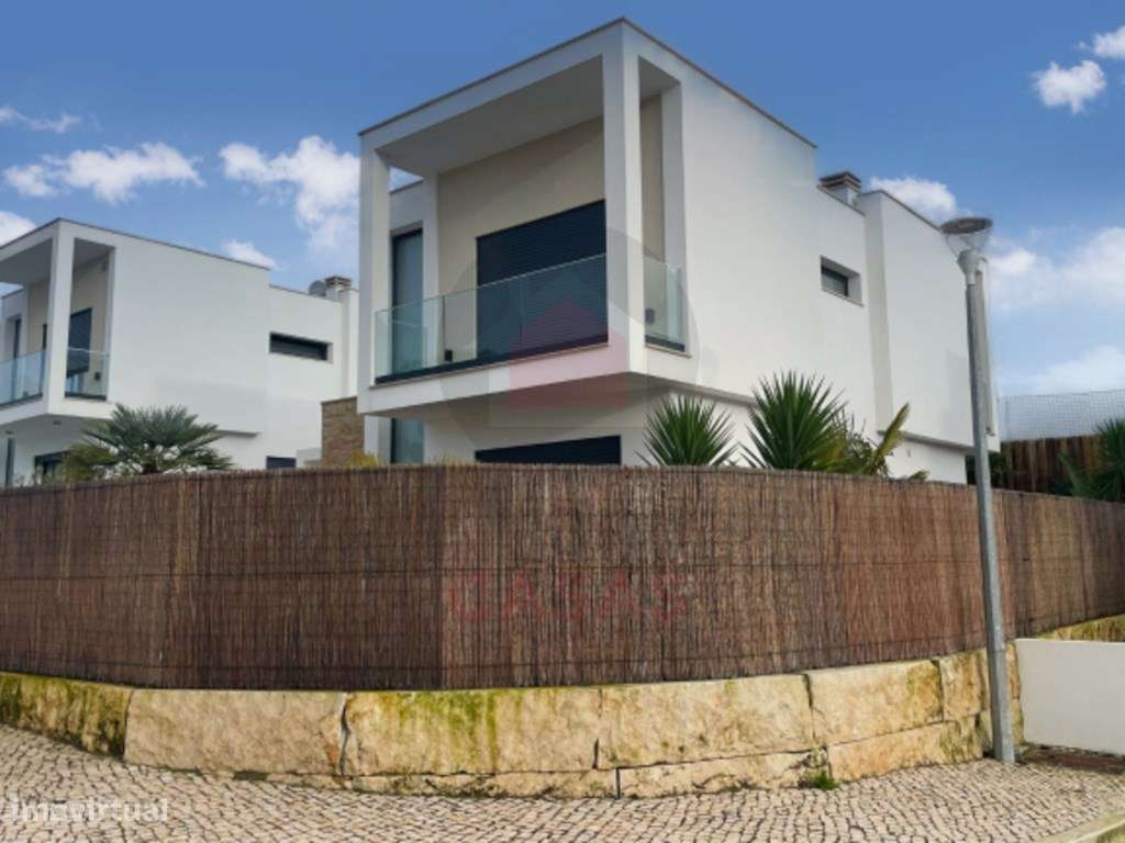 Moradia de arquitectura moderna com piscina privada-1