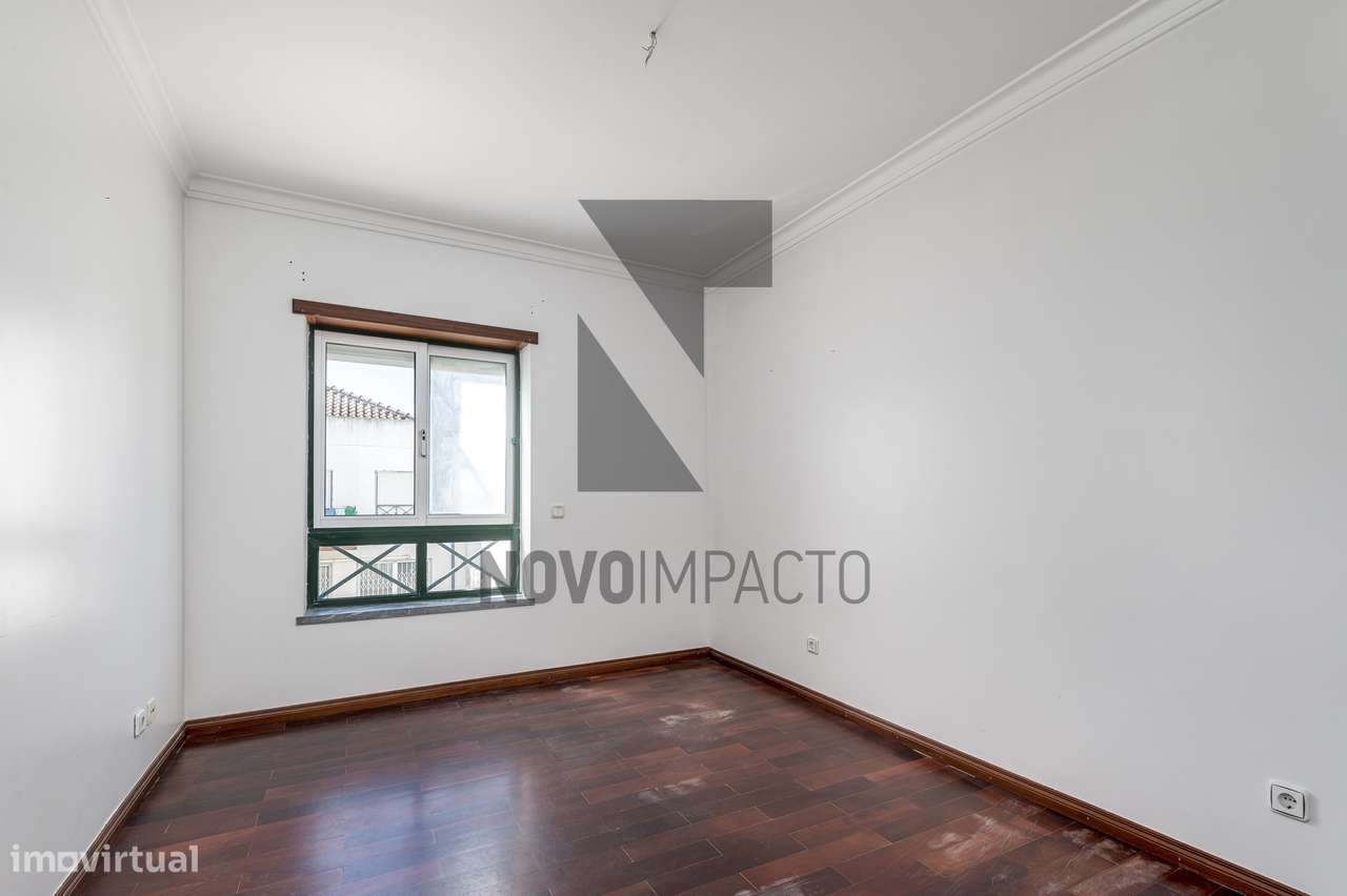 T4 Espaçoso no Centro do Montijo – Excelente Oportunidade-32
