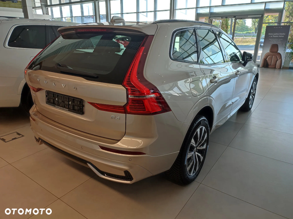 Volvo XC 60 B4 B Plus Dark - 5