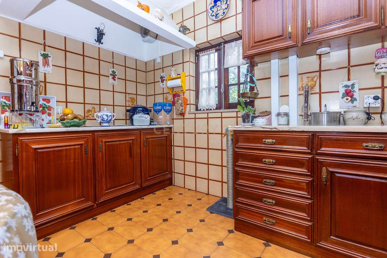 Moradia com características únicas na Aroeira-11