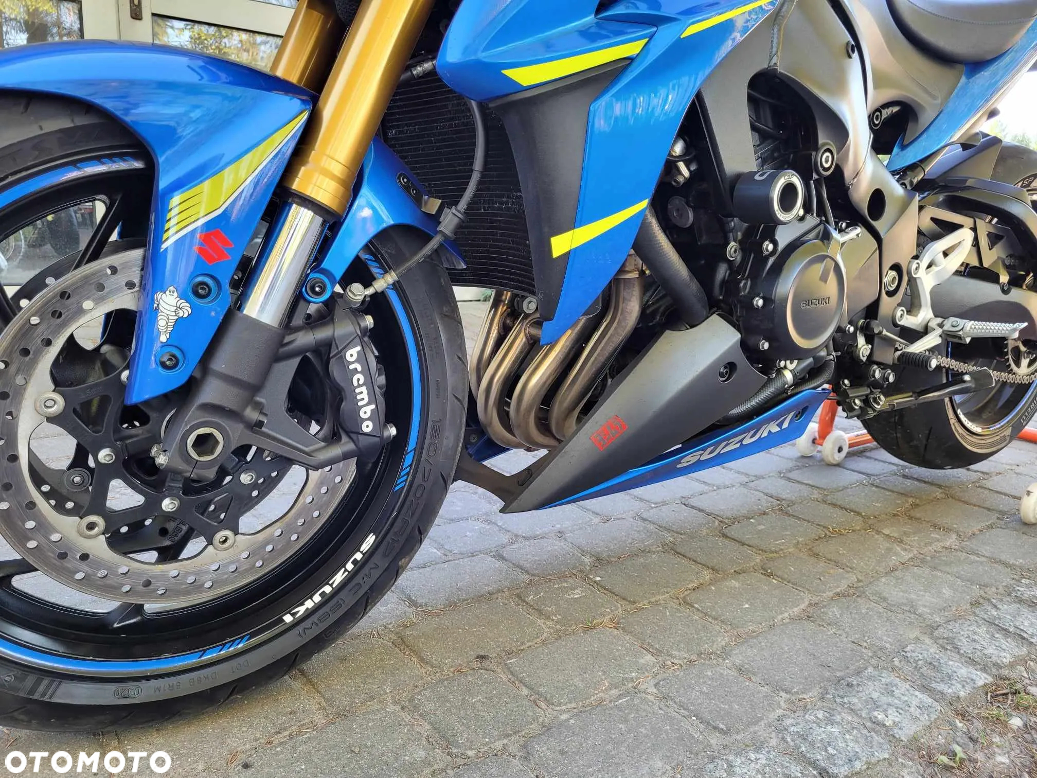 Suzuki GSX 1000 - 8