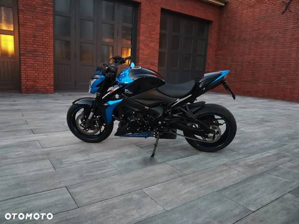 Suzuki GSX 1000 - 10