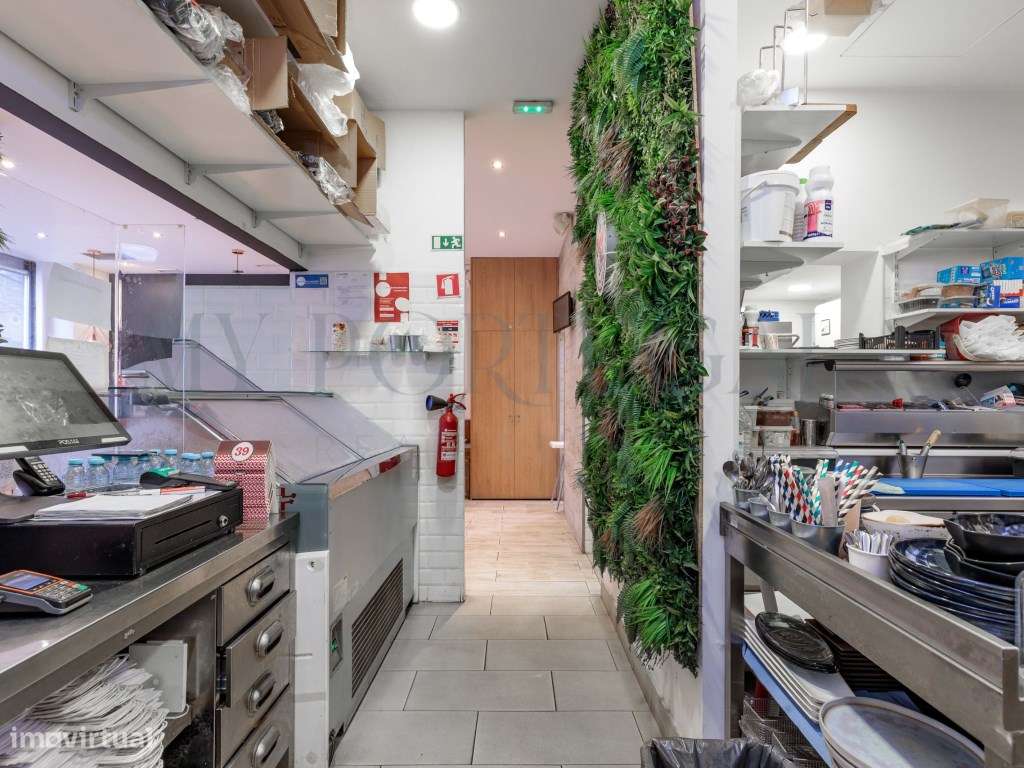 Oportunidade Única em Belém: Trespasse de Creperia/Gelataria de Suc...-17