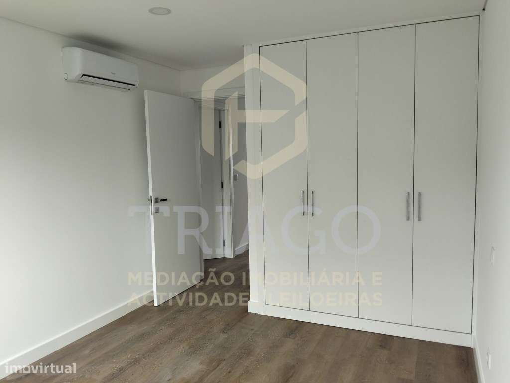 Fantástico Apartamento T2 com Varanda-7