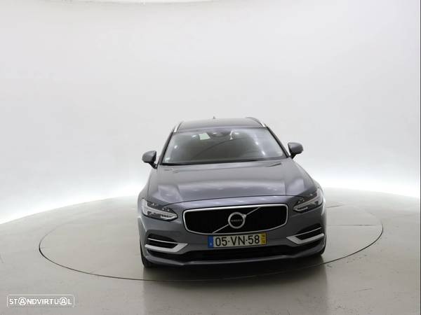 Volvo V90 2.0 T8 Momentum AWD Geartronic - 12