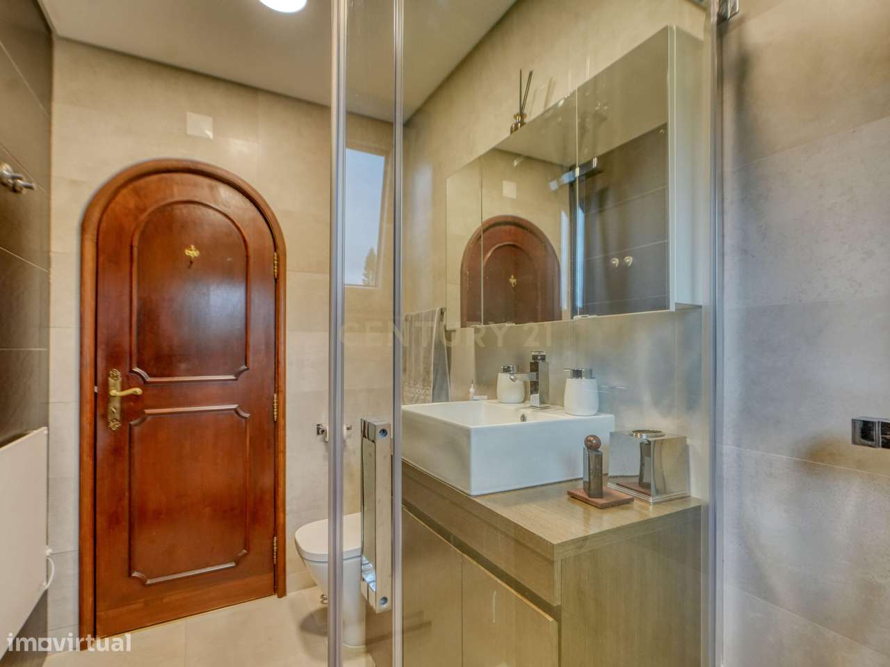 Magnífica Moradia T6 com Piscina, Garagem e Vista Desafogada em Sesimb-7