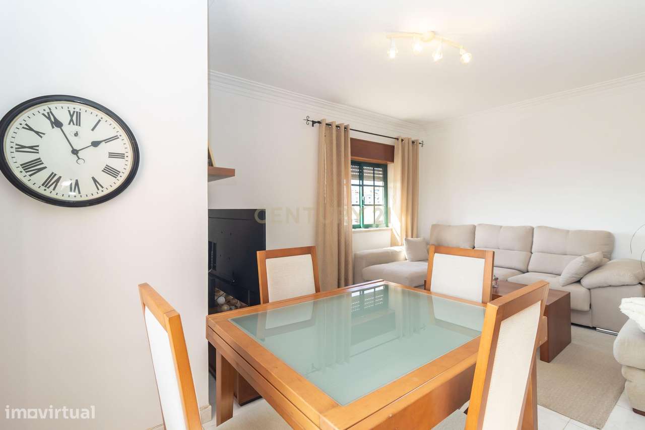 Apartamento T2 com Parqueamento, Elevador, Pronto a Habitar – Uma Opor-17