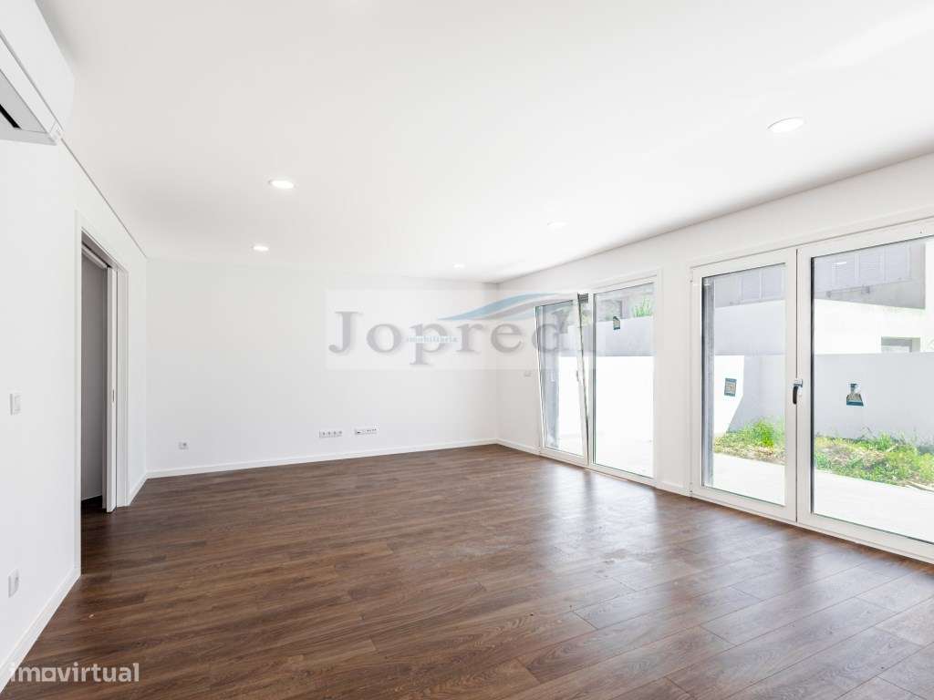 Moradia Geminada T4 nova-5