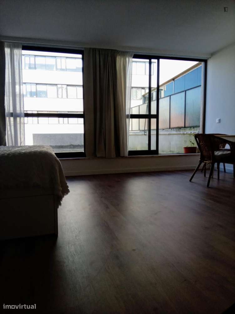 Estúdio - localizado em Santo Ildefonso Porto - Grande imagem: 5/10