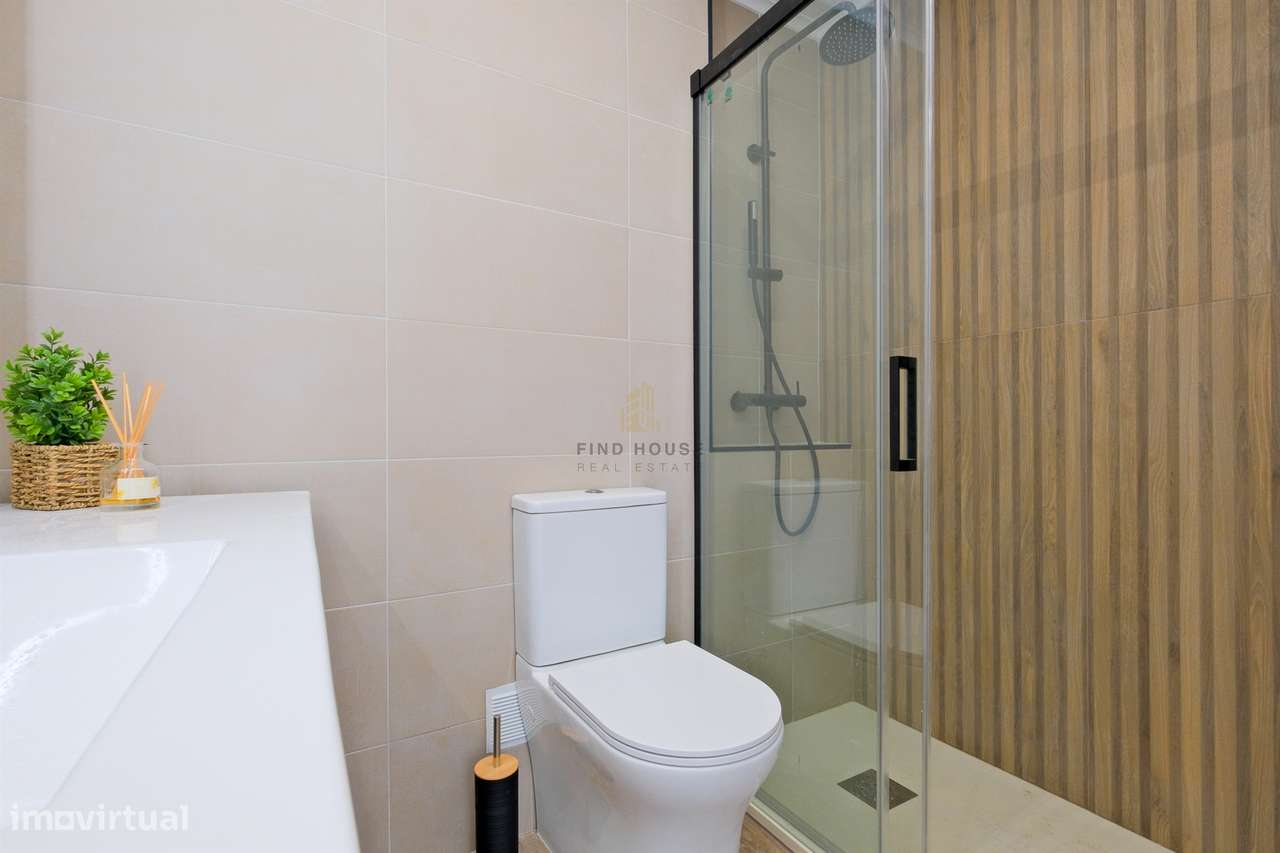 Apartamento T2 totalmente remodelado no centro de Almada-13